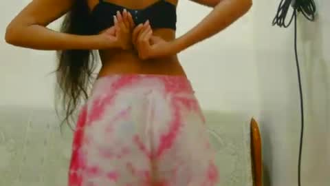 Snapshot of lolaa_darling chatting on December 29, 8:00 am lolaa online show from December 29, 8:00 am
