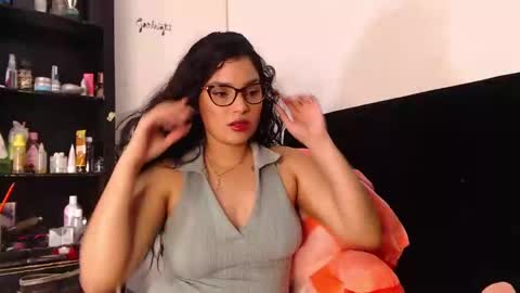 Snapshot of lolaa_staars chatting on December 13, 5:16 am lolaa_staars online show from December 13, 5:16 am