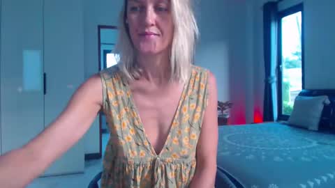 Snapshot of lolaaelita chatting on March 14, 11:54 pm Lola online show from March 14, 11:54 pm