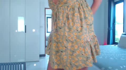 Snapshot of lolaaelita chatting on April 21, 8:31 am Lola online show from April 21, 8:31 am