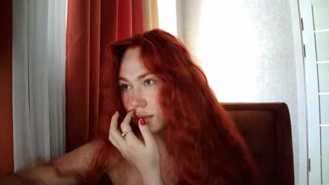 Snapshot of lolaamint_ chatting on April 5, 8:11 am LolaaMint online show from April 5, 8:11 am