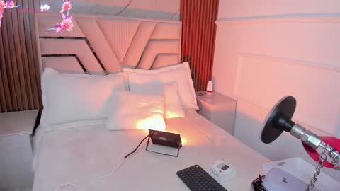 Lola Angel online show from January 27, 8:39 pm