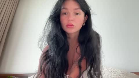 Lola online show from May 22, 3:35 am
