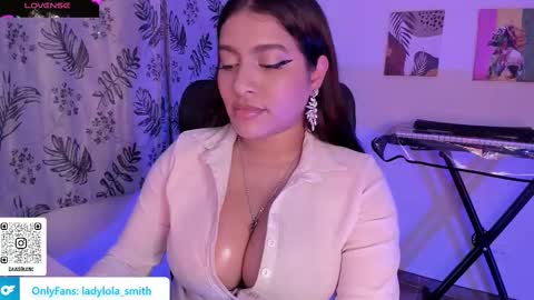 Snapshot of lolaasmith_21 chatting on March 7, 3:51 am lolaasmith_21 online show from March 7, 3:51 am
