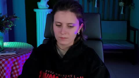 Snapshot of lolaasmus chatting on December 3, 8:17 pm I consider myself the god Loki but life just calls me LOL online show from December 3, 8:17 pm