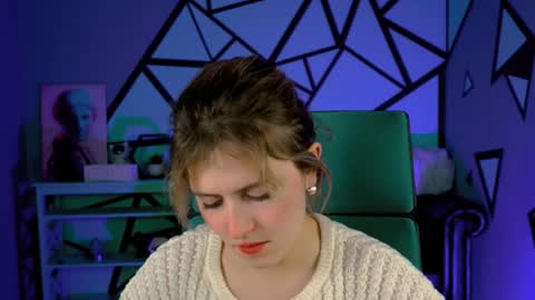 Snapshot of lolaasmus chatting on December 4, 11:24 pm I consider myself the god Loki but life just calls me LOL online show from December 4, 11:24 pm