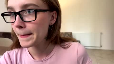 lolaatatee online show from April 27, 4:54 am