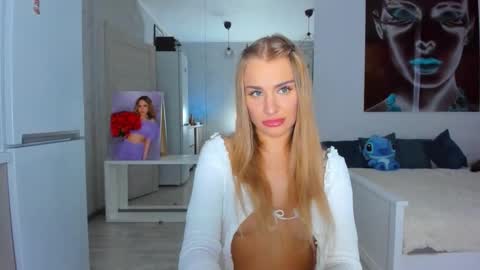 Snapshot of lolabani675452 chatting on October 12, 12:37 pm lolabani675452 online show from October 12, 12:37 pm