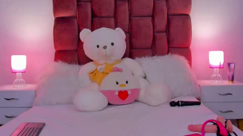 Snapshot of lolacoper chatting on December 20, 12:30 am LolaCoper online show from December 20, 12:30 am