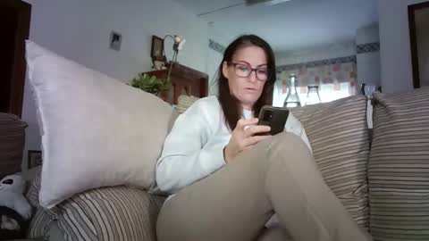 LOLA HUESO y ERIC online show from February 13, 9:05 am