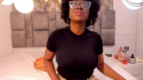 Snapshot of lolajenkiins chatting on October 4, 4:10 am lola online show from October 4, 4:10 am