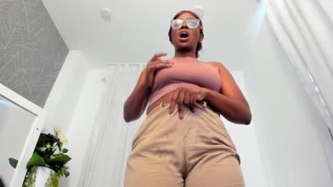 Snapshot of lolajenkiins chatting on October 8, 2:04 pm lola online show from October 8, 2:04 pm