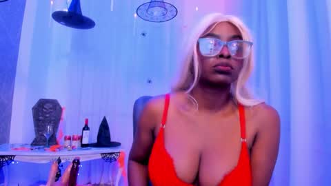 Snapshot of lolajenkiins chatting on October 31, 9:16 pm lola online show from October 31, 9:16 pm