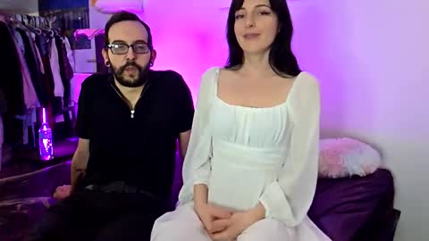 Snapshot of lolakynx chatting on April 3, 10:19 pm Lola Kynx online show from April 3, 10:19 pm