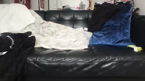 Snapshot of lolal0v3 chatting on February 10, 7:29 pm cumsquatterz online show from February 10, 7:29 pm