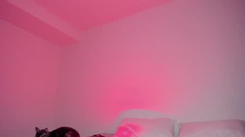 Lola online show from June 17, 12:57 am