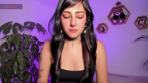 Lola online show from July 18, 8:34 pm