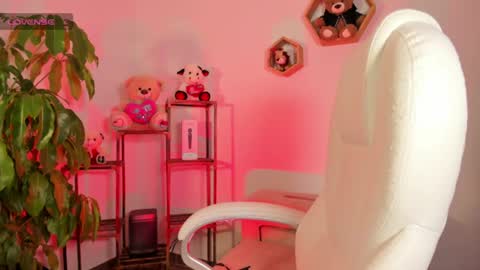 Lola online show from August 4, 12:47 am