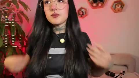 Lola online show from August 6, 4:25 am