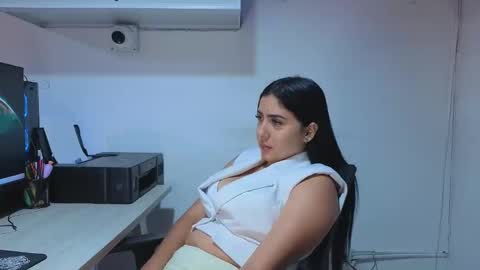 lolalola_12 online show from January 18, 12:14 am