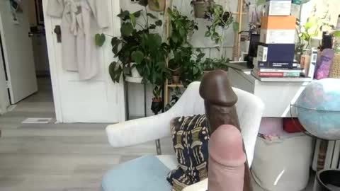 Snapshot of lolalustful chatting on April 22, 5:36 pm Lola Lustful online show from April 22, 5:36 pm