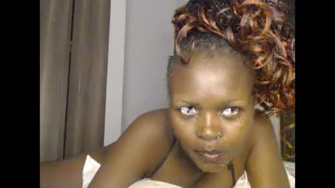 Snapshot of lolamia7 chatting on February 25, 1:50 pm lolamia7 online show from February 25, 1:50 pm