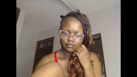 Snapshot of lolamia7 chatting on February 26, 4:47 am lolamia7 online show from February 26, 4:47 am