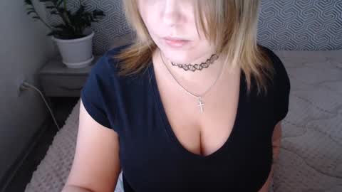 Snapshot of lolamyr chatting on January 6, 10:35 am kiss online show from January 6, 10:35 am