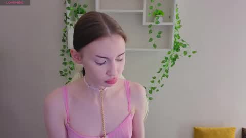 Lola online show from December 5, 9:29 am