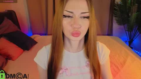 Lola online show from March 25, 9:37 am