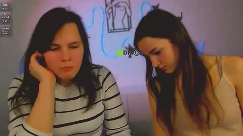 Snapshot of lole_ti chatting on February 1, 7:23 pm lole ti online show from February 1, 7:23 pm