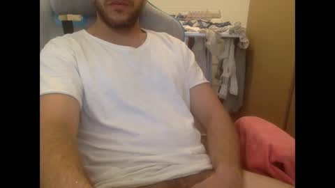 Snapshot of lolgivali chatting on December 5, 11:27 am lolgivali online show from December 5, 11:27 am