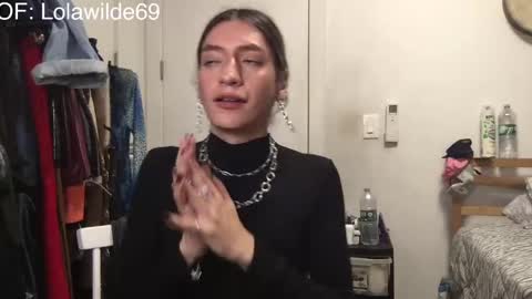 Snapshot of lolita_wilde390 chatting on October 14, 6:14 am Lolita Wildes Back online show from October 14, 6:14 am