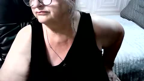 Snapshot of lolkaalyss chatting on May 28, 8:50 pm LolkaAlyss online show from May 28, 8:50 pm