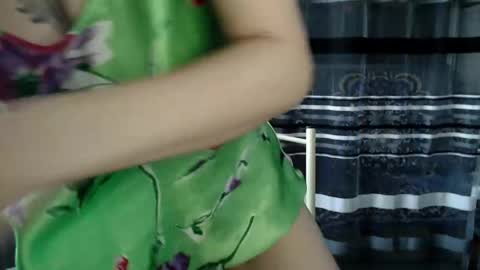 Snapshot of lollifox_1 chatting on October 19, 7:20 am Lisa online show from October 19, 7:20 am