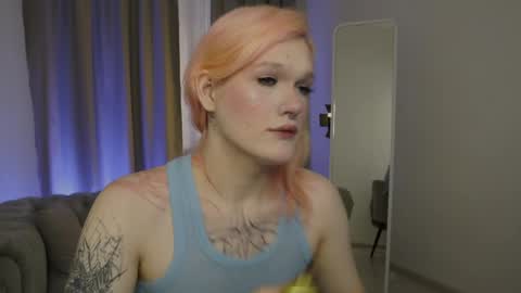 lollita online show from May 15, 10:44 am