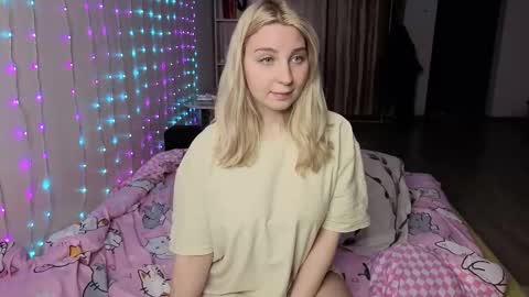 Snapshot of lollove24 chatting on March 23, 7:40 pm lollove24 online show from March 23, 7:40 pm