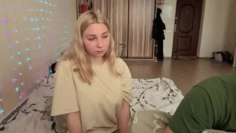 Snapshot of lollove24 chatting on March 28, 11:10 am lollove24 online show from March 28, 11:10 am