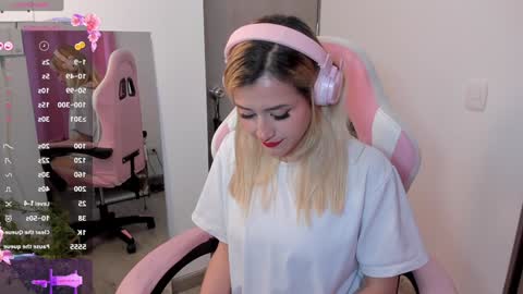 Snapshot of lolly_js_ chatting on January 6, 2:48 am Lolly  online show from January 6, 2:48 am