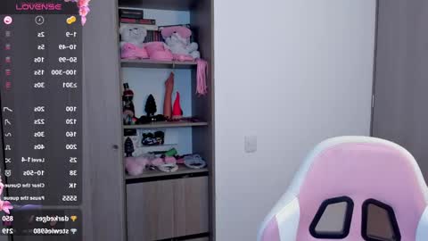 Snapshot of lolly_js_ chatting on January 12, 6:49 am Lolly  online show from January 12, 6:49 am