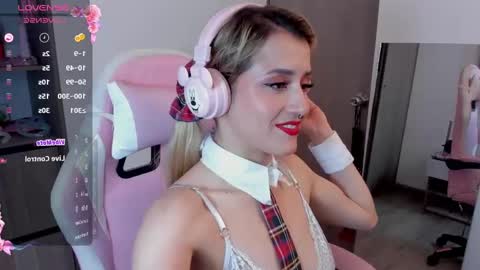 Snapshot of lolly_js_ chatting on January 13, 4:18 am Lolly  online show from January 13, 4:18 am