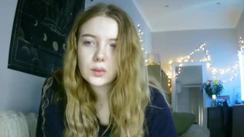 Snapshot of lollylol11 chatting on December 14, 3:36 pm Lilly online show from December 14, 3:36 pm