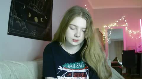 Snapshot of lollylol11 chatting on December 25, 2:02 pm Lilly online show from December 25, 2:02 pm