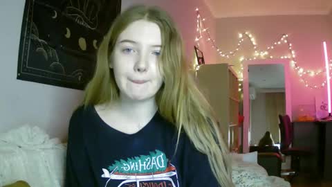 Snapshot of lollylol11 chatting on December 26, 7:16 pm Lilly online show from December 26, 7:16 pm
