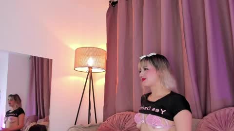 Lolly online show from May 21, 11:01 pm
