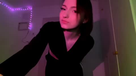 Polly online show from April 18, 7:07 pm