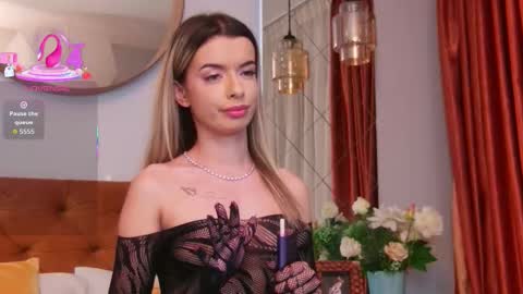 Snapshot of lollyshinex chatting on December 19, 7:43 pm Lolly. online show from December 19, 7:43 pm