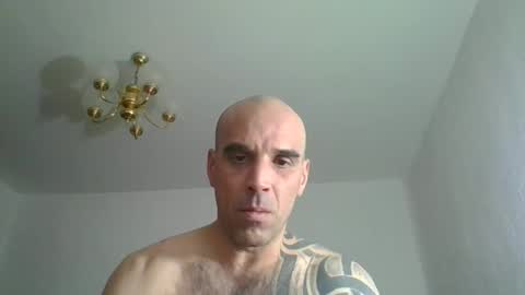 Snapshot of lolotatto chatting on April 1, 10:27 am lolotatto online show from April 1, 10:27 am