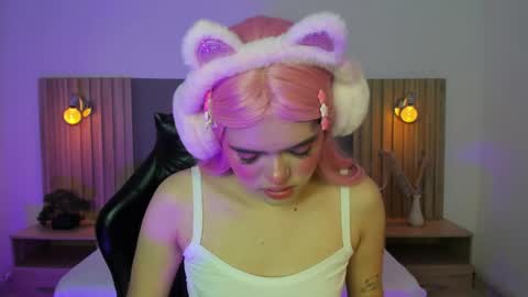 L O L Y online show from May 22, 2:30 am