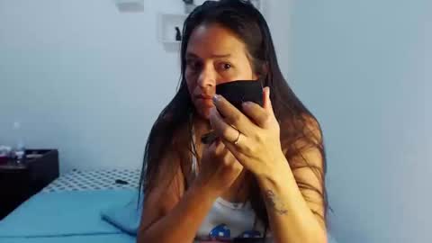 Snapshot of lolyta_mature1 chatting on December 3, 4:17 pm Lolyta mature1 online show from December 3, 4:17 pm